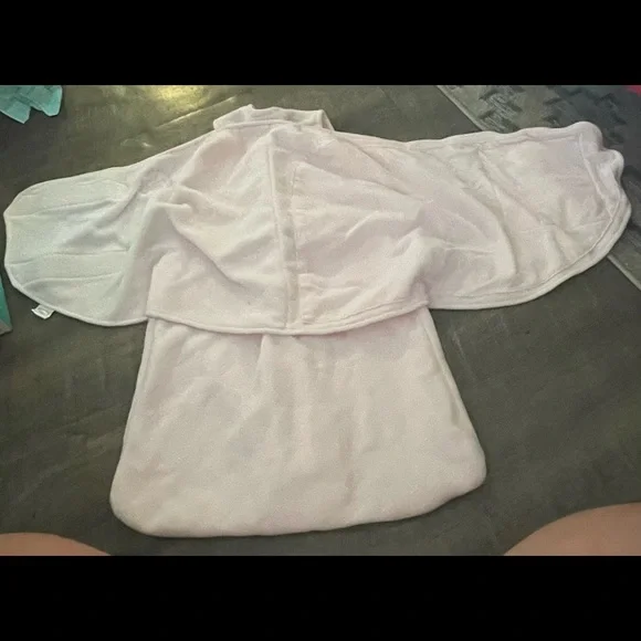 Halo Innovations Safe Dreams Micro Fleece Swaddle - Picture 3 of 3